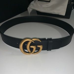 Authentic Leather Gucci Belt with double G buckle